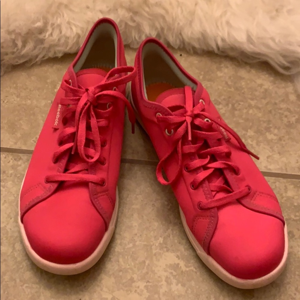 Reebok walk shoes